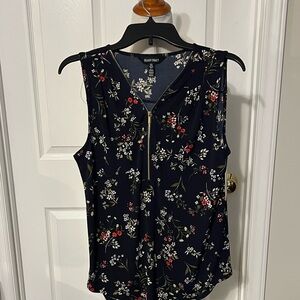 NWT Ellen Tracy Navy Floral Sleeveless Blouse